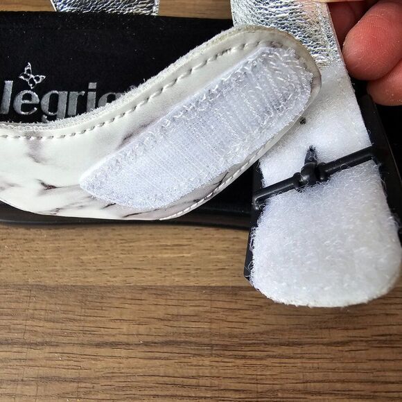 LIKE NEW ALEGRIA BY PG LITE MARBLE PATTERN LEATHER LINED STRAPPY SANDALS 40/ 9 - Picture 7 of 16